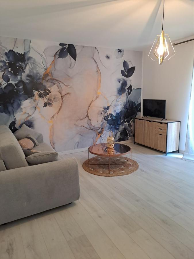 T2 A 2Min Du Centre +Parking Apartment L'Isle-sur-la-Sorgue Bagian luar foto