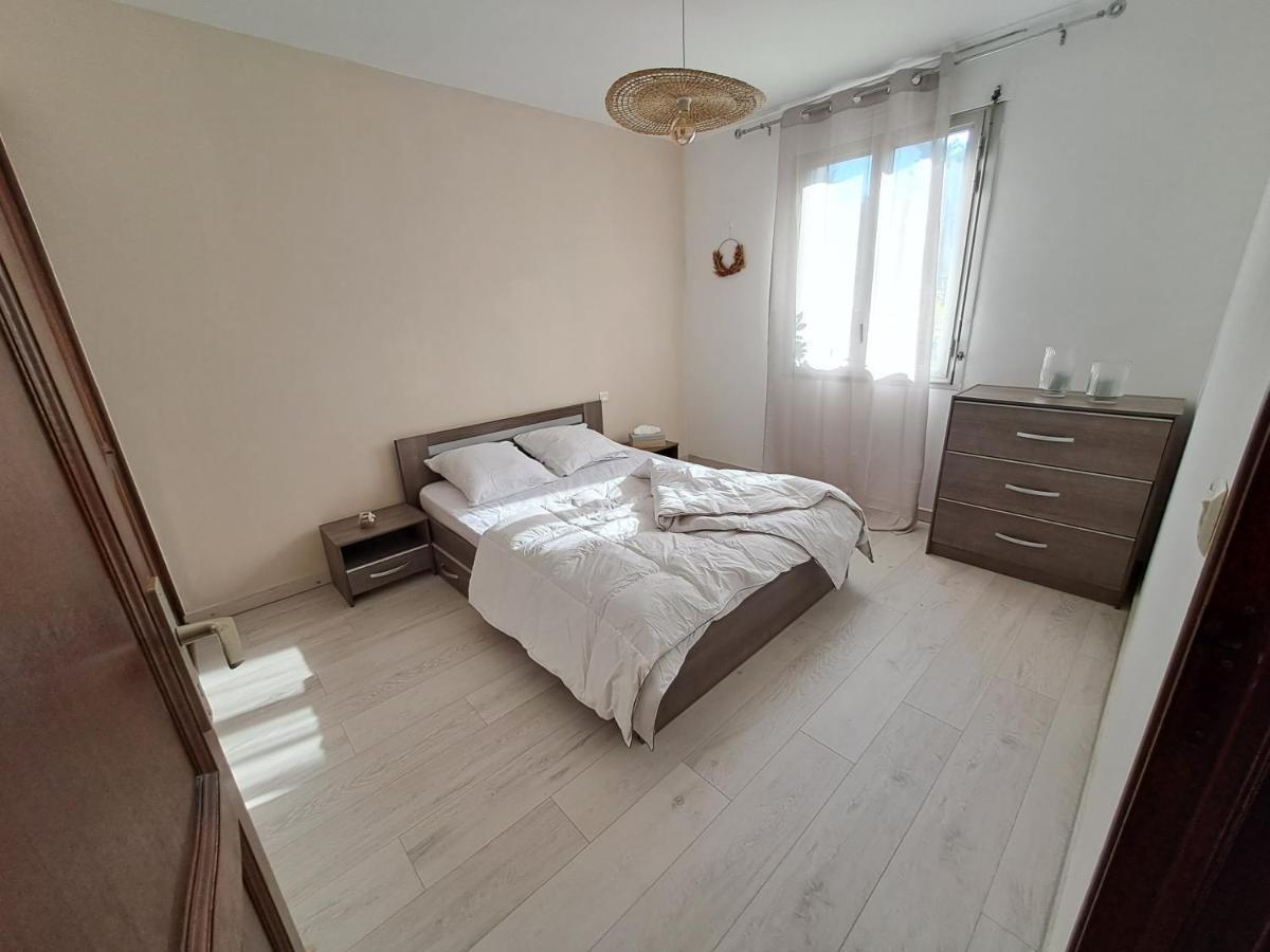 T2 A 2Min Du Centre +Parking Apartment L'Isle-sur-la-Sorgue Bagian luar foto